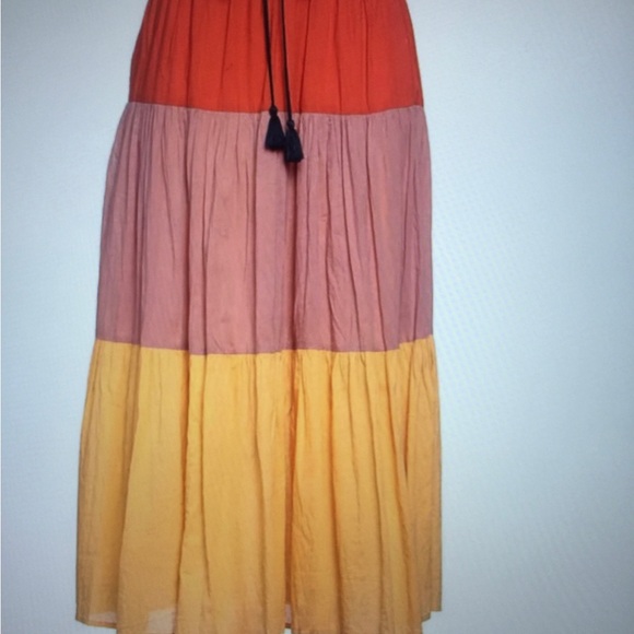 Tri-colored maxi skirt. - Picture 3 of 4